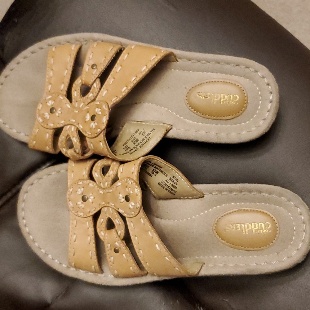 Womens 7 1/2 wide sandals - Picture 4 of 4